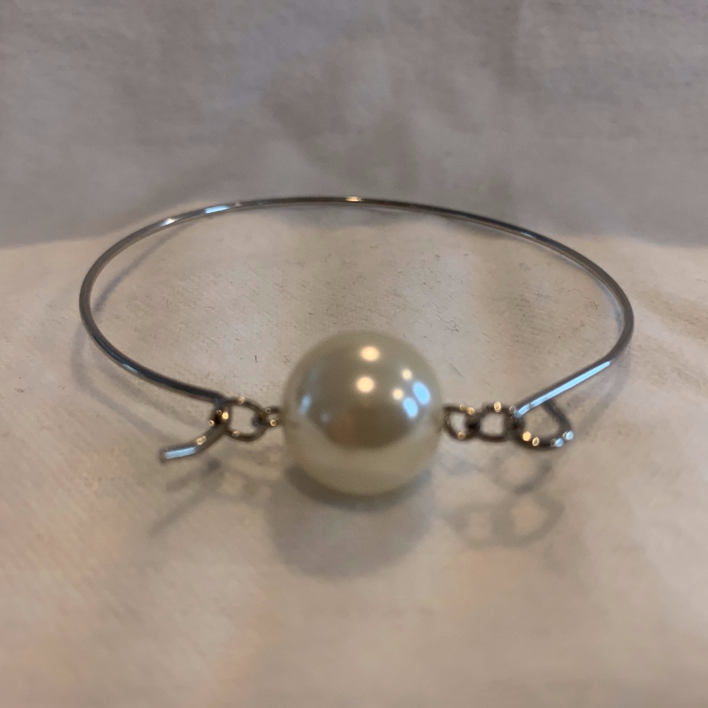 Pearl and Silver Bracelet